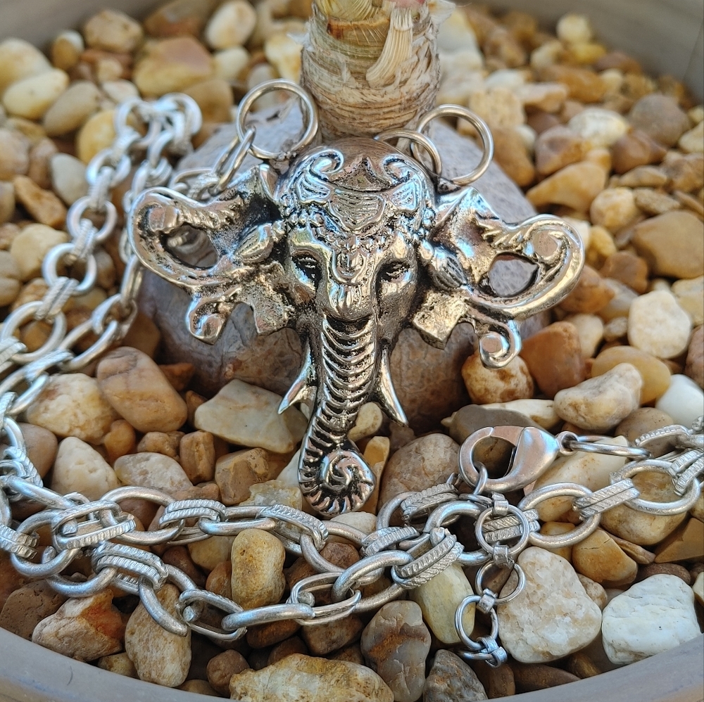 Ganesha - Elephant Hindu God necklace